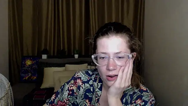 Alicia_redfollow webcam
