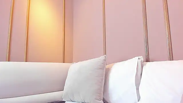 ValeriMilton webcam