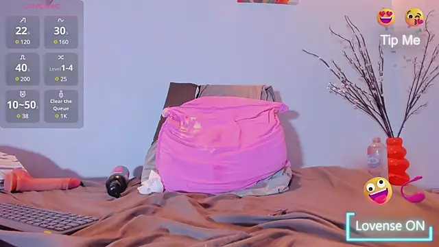 Karlaliones69 webcam