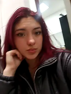 live chatting Victoria Beaumont
