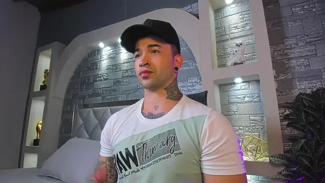 Mathew_Colt webcam