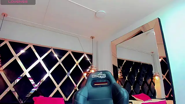 live cam videochat Emily Hots