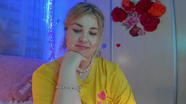 CoraSwon webcam