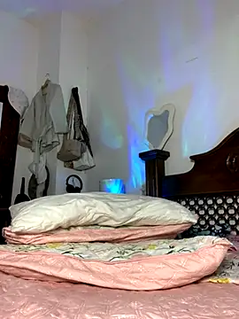 MissBrunita webcam