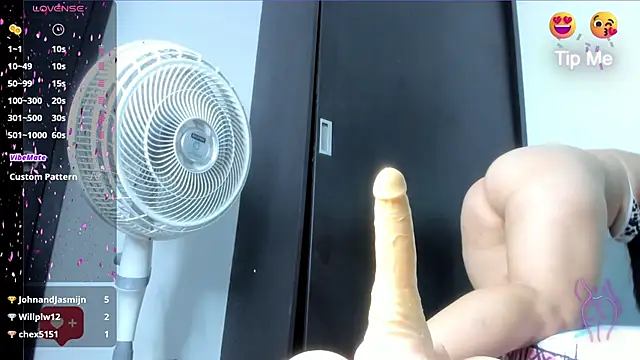 Alicia_Whitee webcam