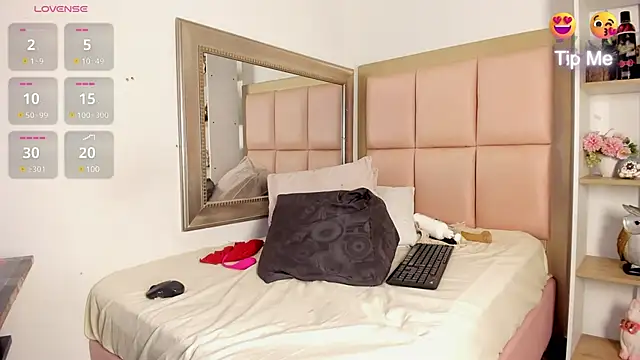 Lorena_Hawkins webcam