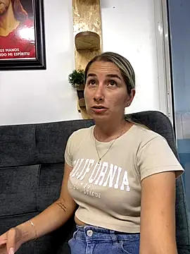 Iris_love18 webcam