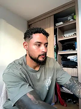 TommyCruz webcam