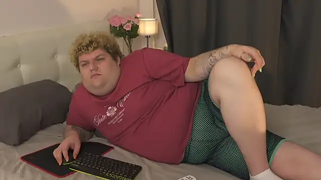 Riven_Miller webcam