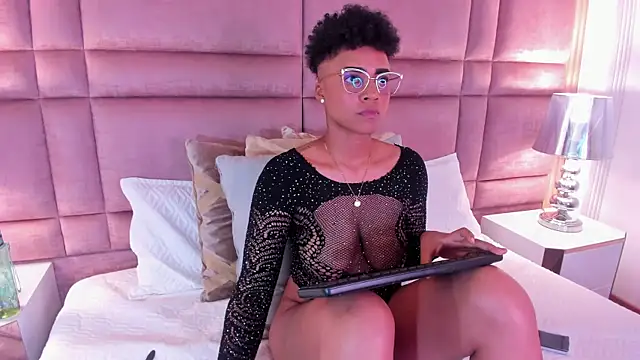 luciawallace - LuciaWallace's free webcam