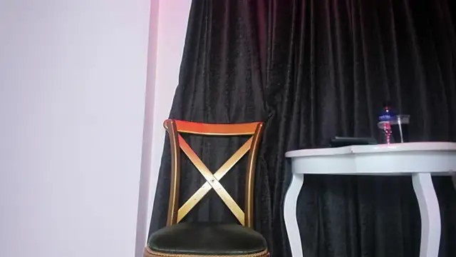 Halley_Raven webcam