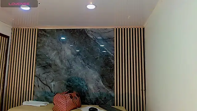 PriscilaRainbow webcam