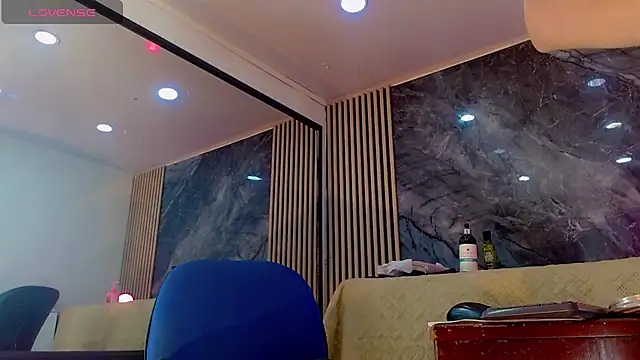 PriscilaRainbow webcam
