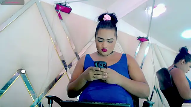 MayiHott webcam