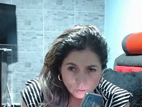 linda-mature43 webcam