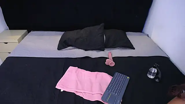 Lola_Vecassalt webcam
