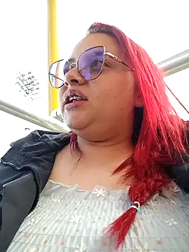 live voyeur CURVY-HORNY