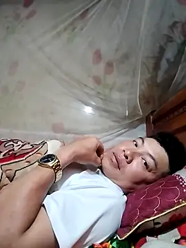 Alexander-xx83 webcam