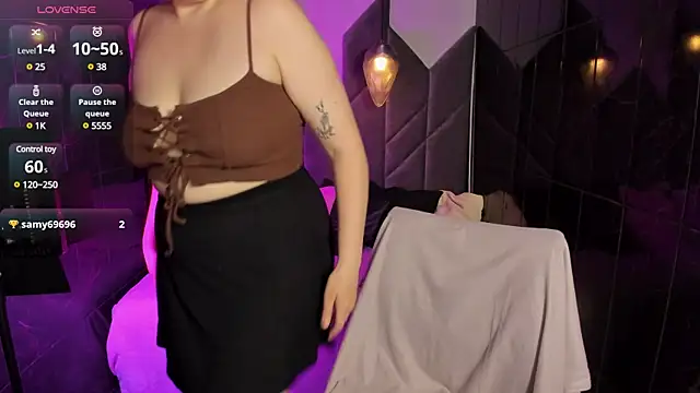 nude webcam chat room AlisonShyBaby