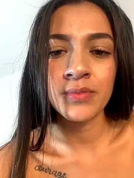 HoneyMiqueila webcam