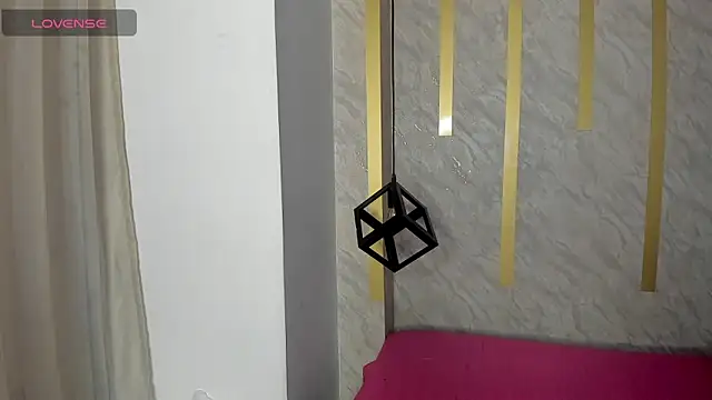 Abril_Hillss webcam