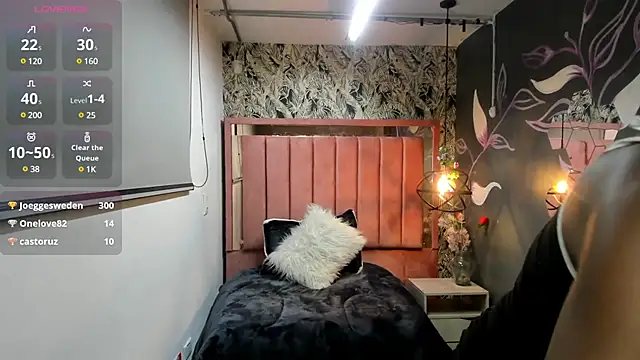 Sara_Naugty webcam