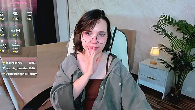 FlirtyLili webcam
