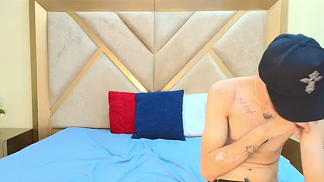 free live porn cam EmilyandMarcus