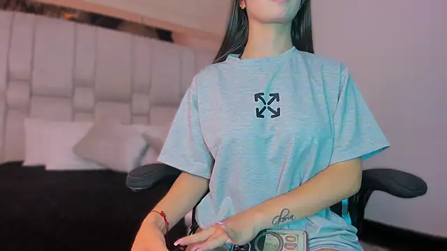 Alice_Barker webcam