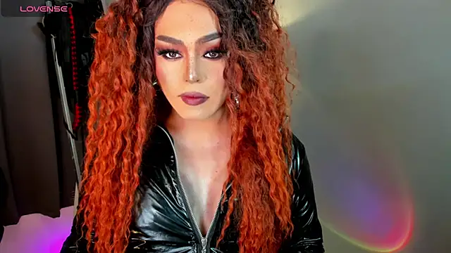 DominaAurumXXX webcam