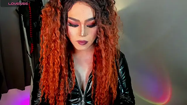 DominaAurumXXX webcam