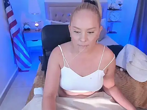 zoeemerson - ZoeEmerson's free webcam - UK Sex Cams