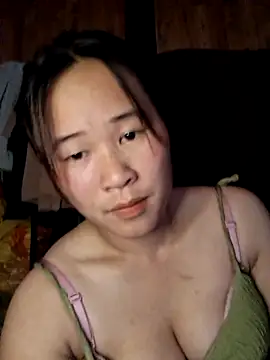 MayLo002 webcam