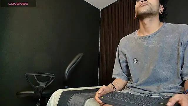 sex cam chat Aaron Jassell1