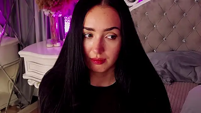 KimKhallifa webcam