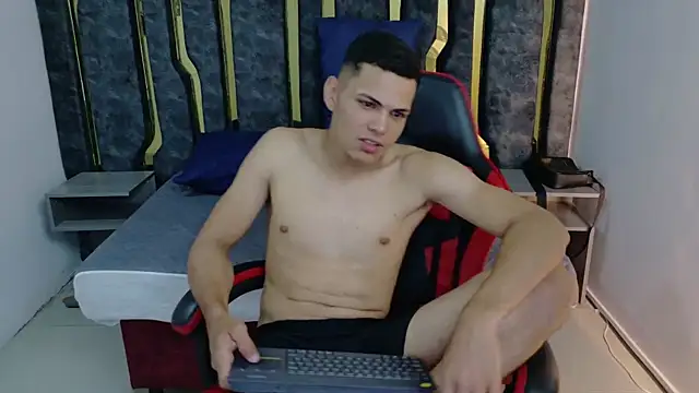 Dilan_Foster webcam