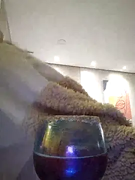 loveuu-bae webcam
