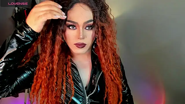DominaAurumXXX webcam