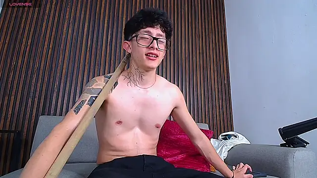 troy_rouge webcam