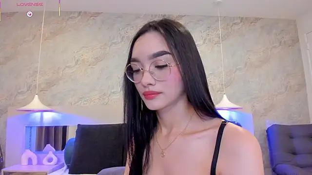 Keira_Corleone webcam