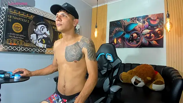 dominik_thomsonx webcam