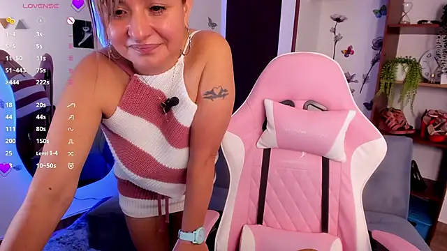 luciamature_ webcam