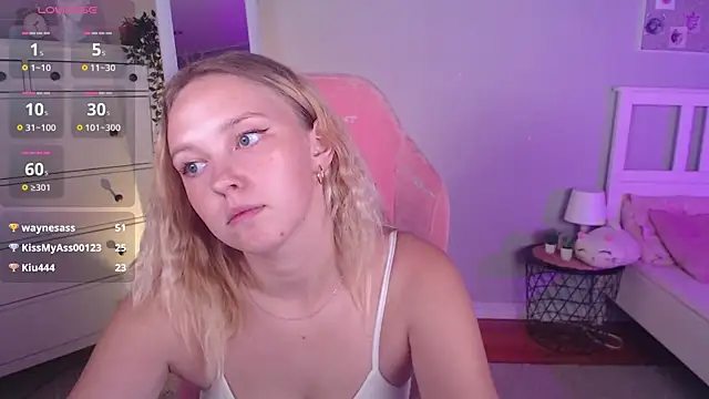 Yara_Shahidi webcam