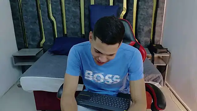 Dilan_Foster webcam