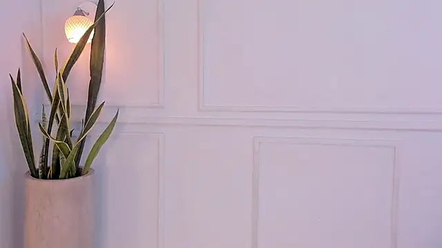 jazmiinee - Jazmiinee's free webcam - UK Sex Cams