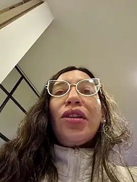 loveuu-bae - Loveuu-bae's free webcam