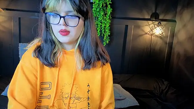 scarleth_shadow webcam