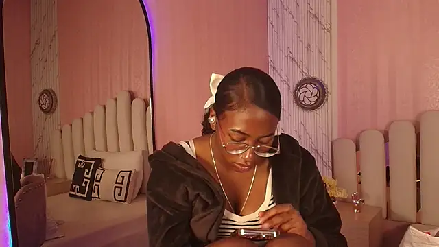 qeen_blackk - Qeen_blackk's free webcam - UK Sex Cams