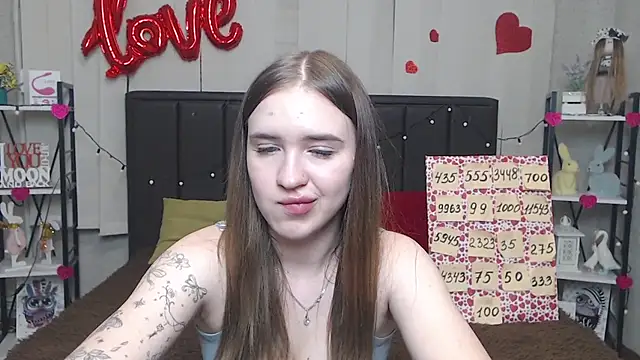 LauraHlot webcam