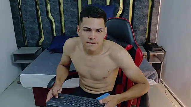 Dilan_Foster webcam